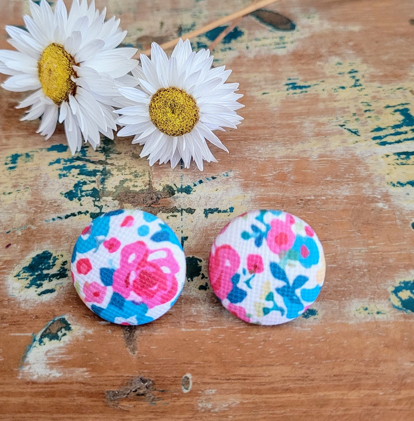 BOLD SPRING BLOOM - BUTTON EARRINGS